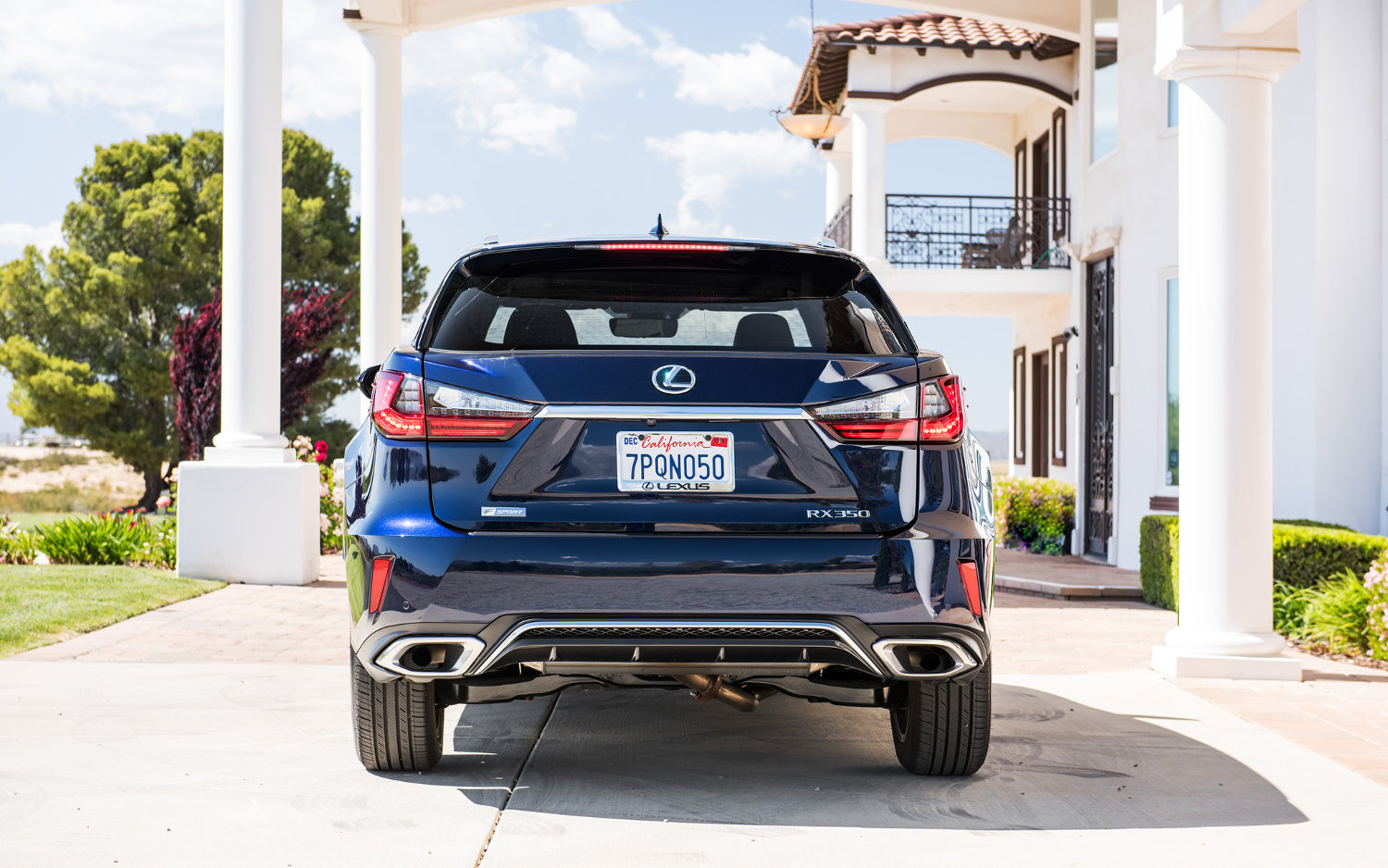 Comparison Lexus RX 350 2017 vs Lexus RX 350 F sport 2017 SUV Drive